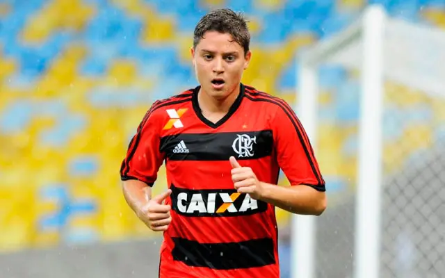 Adryan jogando pelo Flamengo